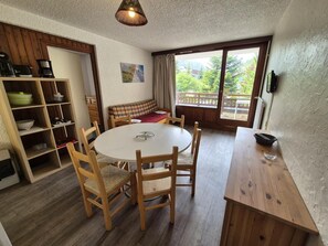 Dining - 20m from resort center, 1st floor, balcony, tv, ski locker, 50m², Les 2 Alpes (Les Deux Alpes)