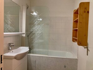 Bathroom - 20m from resort center, 1st floor, balcony, tv, ski locker, 33m², Les 2 Alpes (Les Deux Alpes)