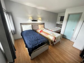 Economy Room, Lake View | Free WiFi - Lakeview Motel Jemseg (Jemseg)