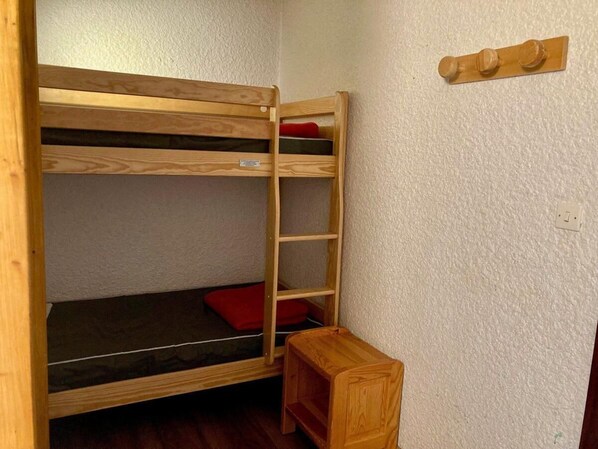 Room - 20m from resort center, 6th floor, balcony, tv, ski locker, 34m², Les 2 Alpes (Les Deux Alpes)