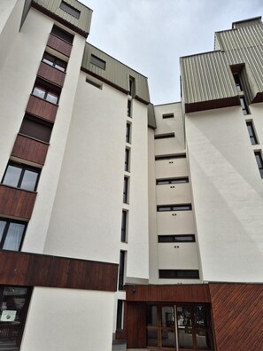 Exterior - 20m from resort center, 3rd floor, balcony, tv, ski locker, 31m², Les 2 Alpes (Les Deux Alpes)