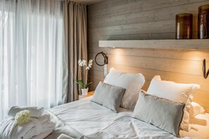 4 bedrooms, WiFi, bed sheets