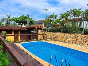 Utomhuspool