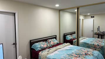 3 bedrooms, desk, iron/ironing board, WiFi