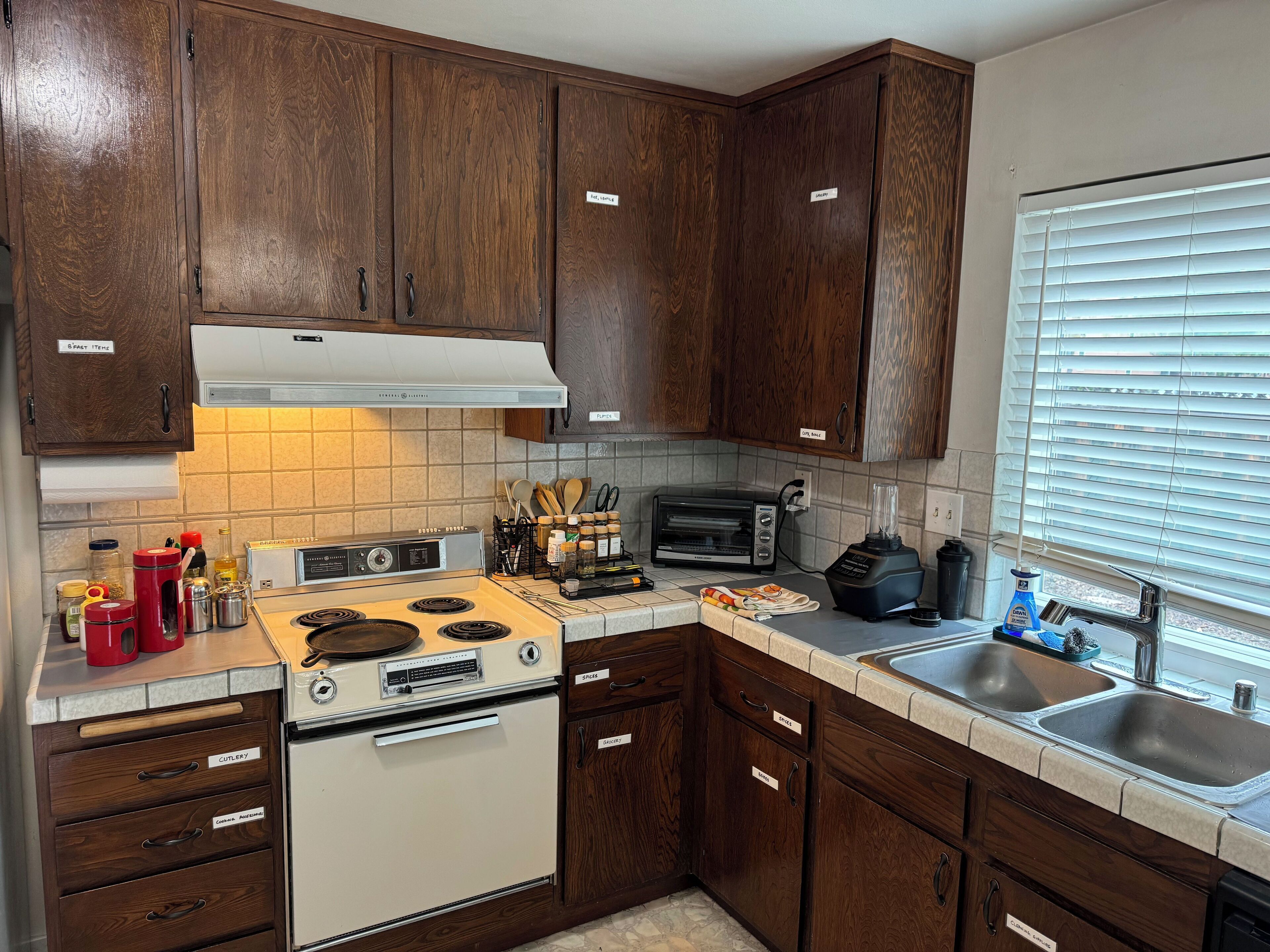 Refrigerador, microondas, horno y lavavajillas 