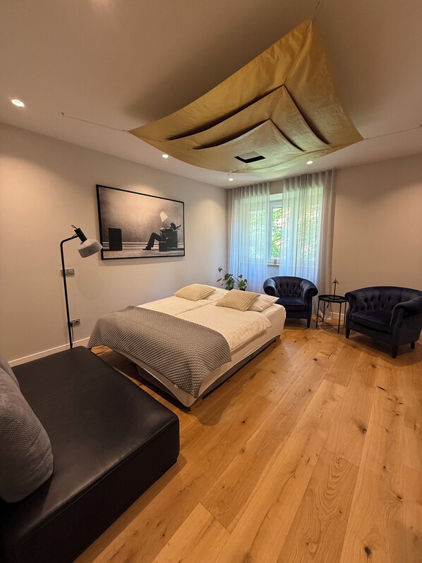 2 bedrooms, in-room safe, iron/ironing board, travel crib