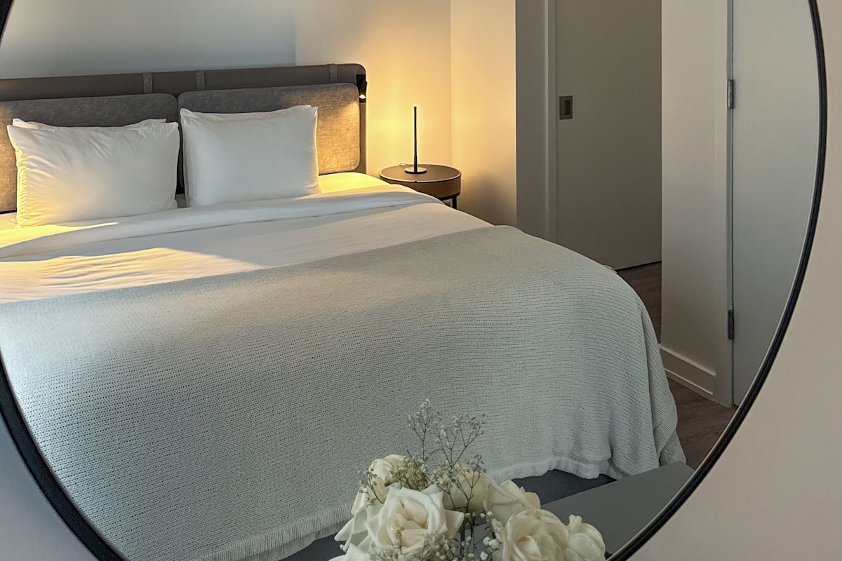 2 bedrooms, individually decorated, individually furnished