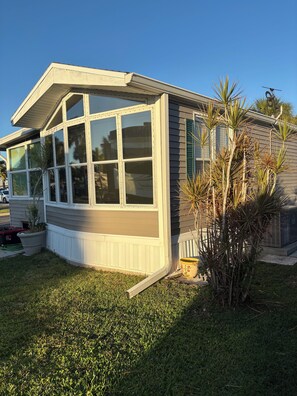 Unclassified image, 5 of 38, button - Cozy cottage near Ft Myers beach, Sanibel Captiva Pet Friendly!!! (Fort Myers)