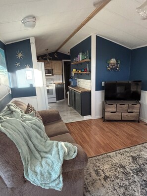 Unclassified image, 3 of 38, button - Cozy cottage near Ft Myers beach, Sanibel Captiva Pet Friendly!!! (Fort Myers)