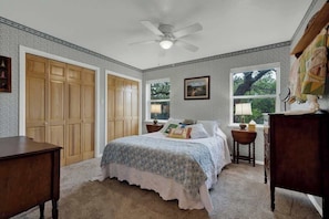 House, Multiple Beds, Patio (884 Loudon Rd.) | 4 bedrooms, individually decorated, individually furnished, bed sheets - Serene Creek Front Home With Games+grill! (Fredericksburg)