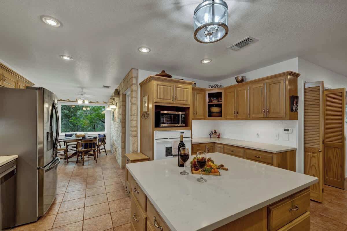 單棟房屋, 多張床, 露台 (884 Loudon Rd.) | 私人廚房 | 咖啡機/沖茶器