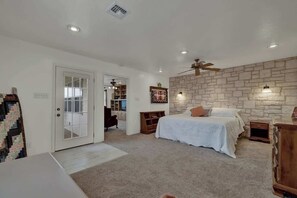 House, Multiple Beds, Patio (884 Loudon Rd.) | 4 bedrooms, individually decorated, individually furnished, bed sheets