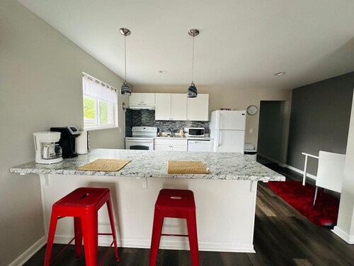 Updated 2BR 15 Min to Downtown Cincinnati | 30+ Day Stays Welcome