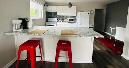 Updated 2BR 15 Min to Downtown Cincinnati | 30+ Day Stays Welcome