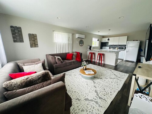 Updated 2BR 15 Min to Downtown Cincinnati | 30+ Day Stays Welcome