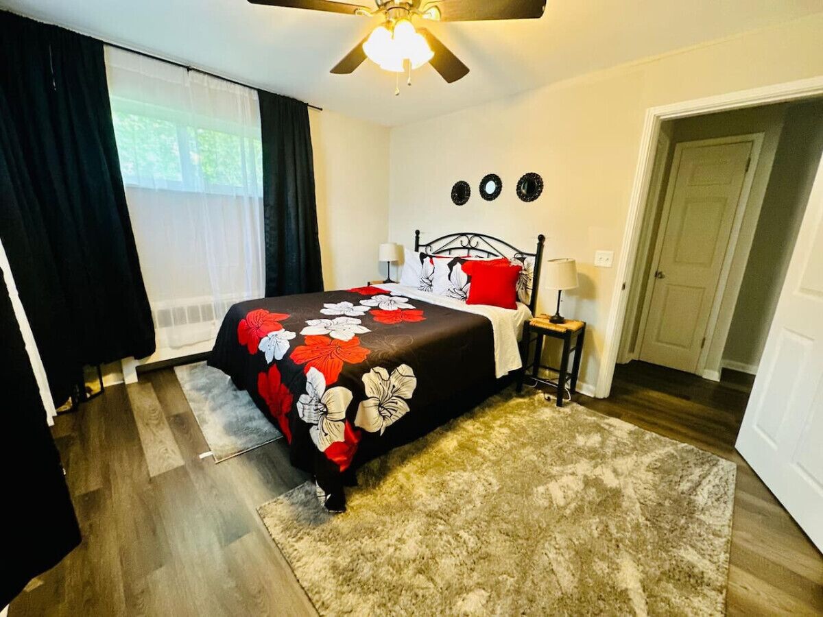 2 makuuhuonetta, silitysrauta/-lauta, vauvan matkasänky, Wi-Fi