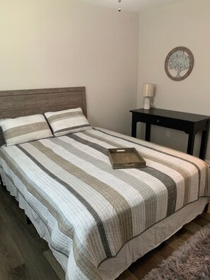 2 chambres, fer et planche à repasser, lit parapluie, Wi-Fi