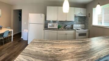 Fridge, microwave, stovetop, dishwasher