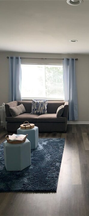 TV - Quiet 2BR Near Cincinnati Hospitals | Perfect for Traveling Nurses (Cincinnati)