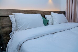 1 Schlafzimmer, Schreibtisch, laptopgeeigneter Arbeitsplatz