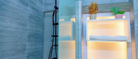 1 Schlafzimmer, Schreibtisch, laptopgeeigneter Arbeitsplatz