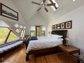 2 habitaciones, escritorio, tabla de planchar con plancha y wifi gratis