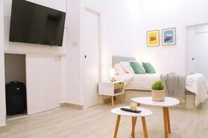 1 chambre, fer et planche à repasser, Wi-Fi, literie fournie