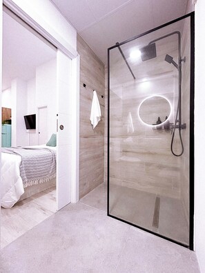 1 chambre, fer et planche à repasser, Wi-Fi, literie fournie