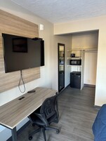Standard Room, 1 King Bed | 1 bedroom, desk, laptop workspace, free WiFi