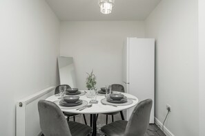 Íbúð | Veitingar
