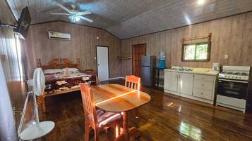 1 chambre, Wi-Fi gratuit, draps fournis