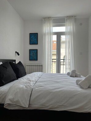 2 chambres, fer et planche à repasser, Wi-Fi, draps fournis