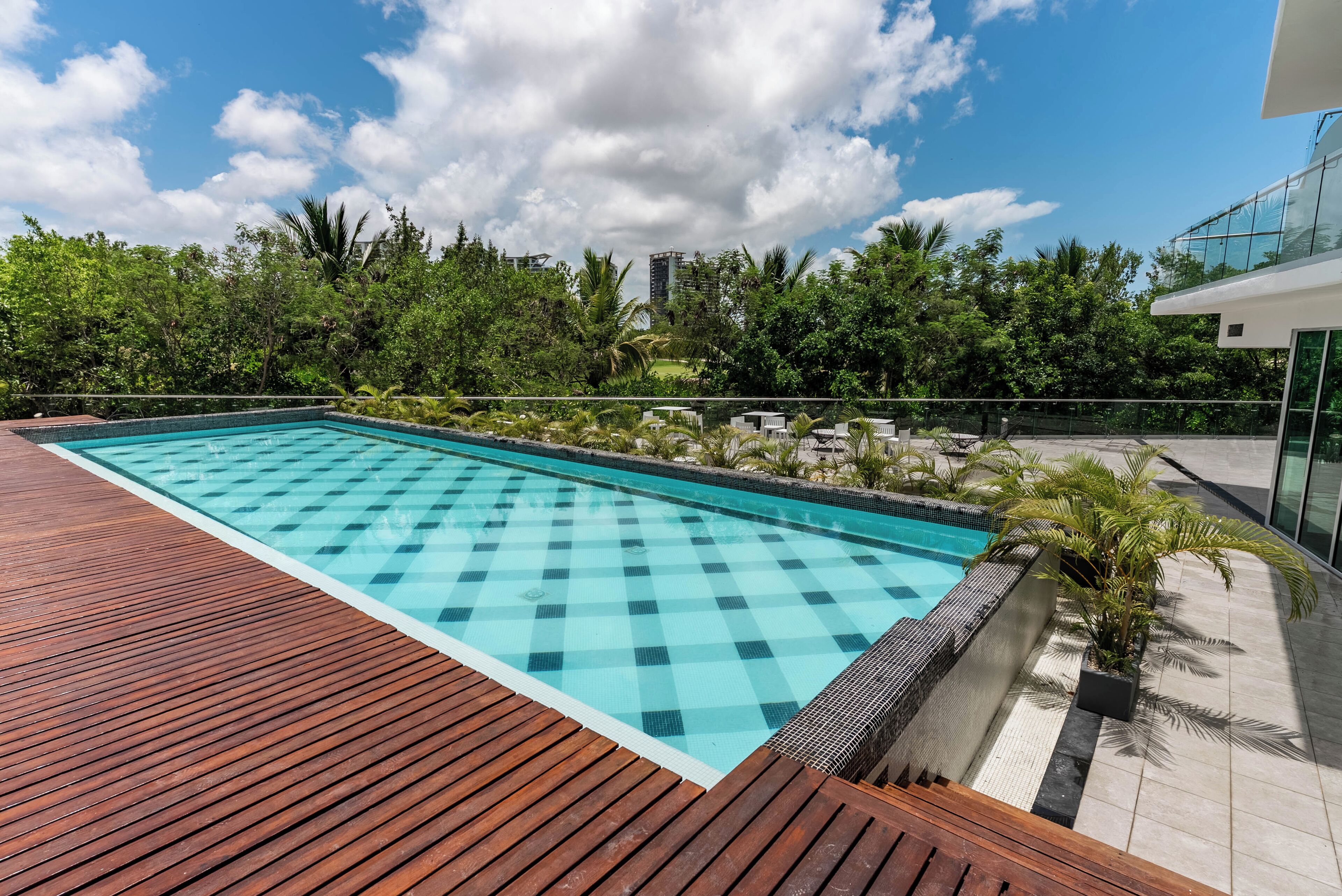 Hồ bơi ngoài trời 