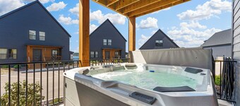 Solid Rock Lodge >Lake View >Hot Tub >Indoor Pool > Near Big Cedar&Thunder Ridge