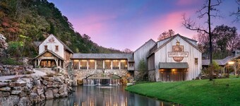 Solid Rock Lodge >Lake View >Hot Tub >Indoor Pool > Near Big Cedar&Thunder Ridge