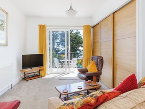 Living area - 1 bedroom accommodation in Ventnor (Ventnor)