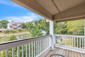 Property grounds - NEW! 3rd Floor Front Side Corner Penthouse Suite - 304 by Grand Wood Suites (Nashville)