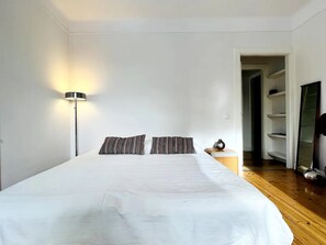 1 Schlafzimmer, Schreibtisch, Bügeleisen/Bügelbrett, WLAN