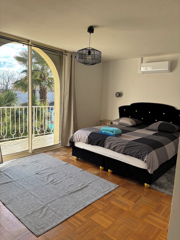 6 chambres, fer et planche à repasser, Wi-Fi, draps fournis