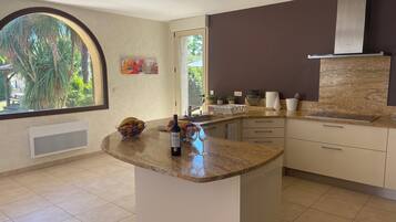 Micro-ondas, fogão, cooktop, lava-louças