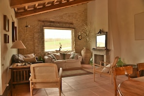 Smart TV, fireplace - Un casale di campagna autentico e comodo ad un’ora da Roma con piscina privata (Attigliano)