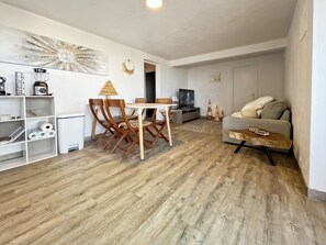 Smart TV, stereo - Ocean View - 1 bedroom apartment (Mont Vernon 3)
