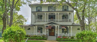 Find genuine southern hospitality in Hendersonville at the 1898 Waverly Inn.