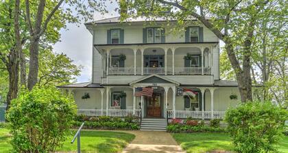 Find genuine southern hospitality in Hendersonville at the 1898 Waverly Inn.