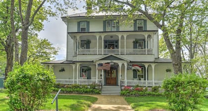 Find genuine southern hospitality in Hendersonville at the 1898 Waverly Inn.