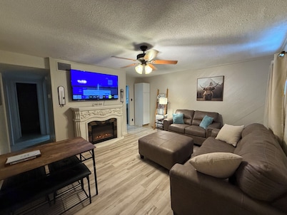 Cozy Corner Retreat
No Cleaning Fee!