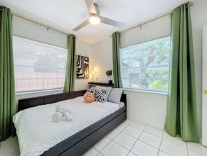 2 chambres, fer et planche à repasser, accès au Wi-Fi (inclus)