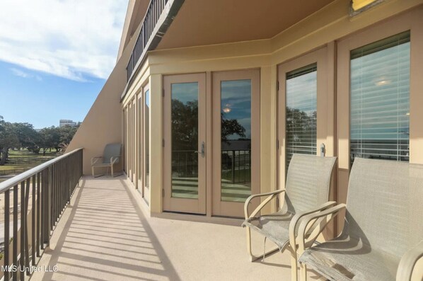 Terrace/patio - Imagine Waking Up to This View! Relax at the 2 Bedroom Beach Condo in Biloxi, MS (Biloxi)