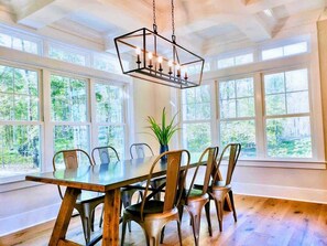 Dining - NEW Lakefront Lake Anna 5 Suites All Water Views (Mineral)