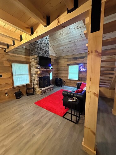  ADULT ONLY Naughty Pines log cabin located in South Charleston, WV 